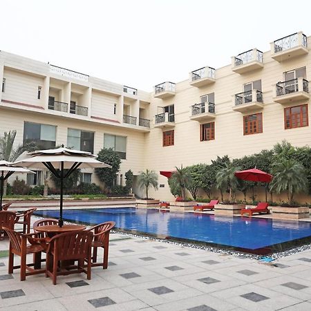 Westend Inn - Resort And Banquet Near Delhi Airport New Delhi Exterior photo